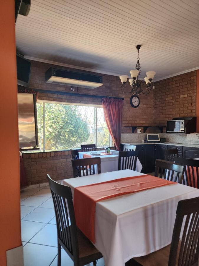 Southy Inn By The Lake Benoni Exteriér fotografie