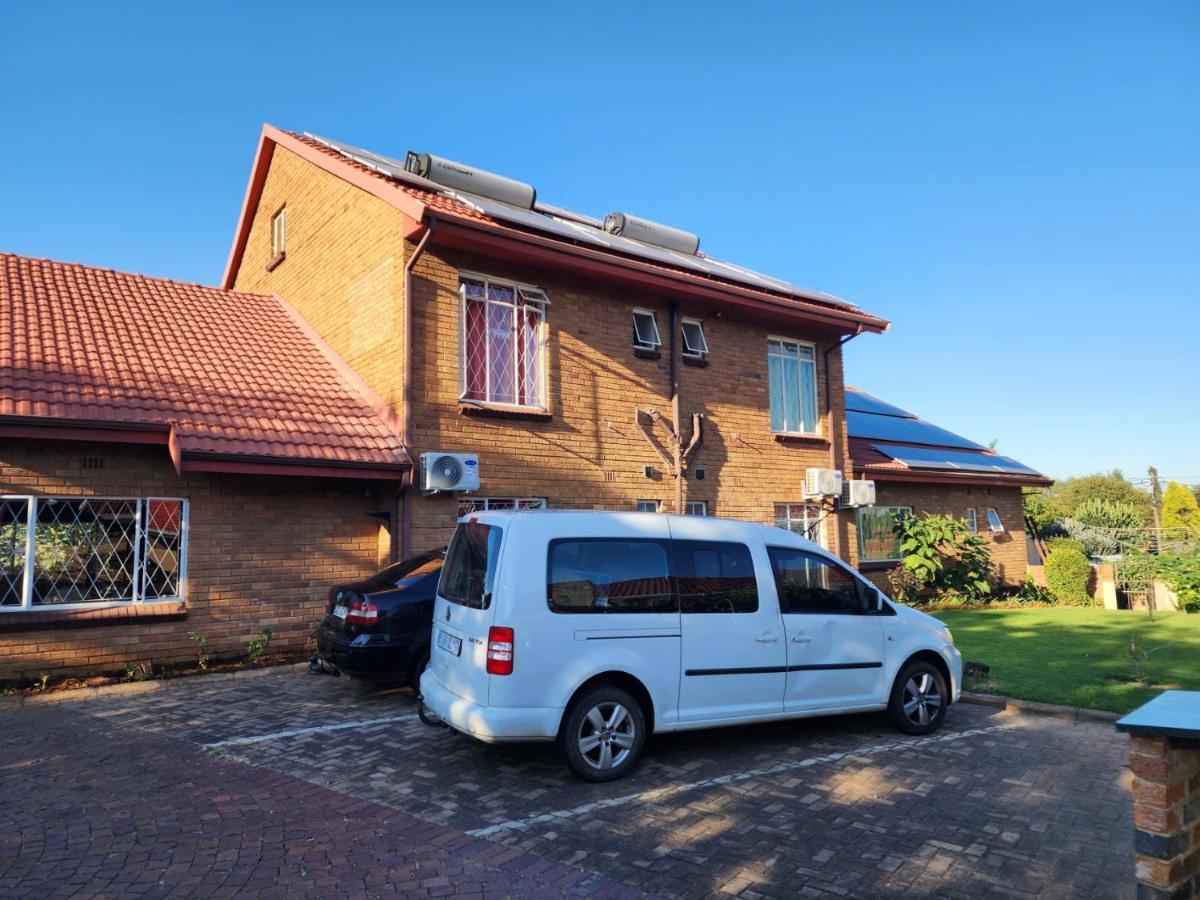 Southy Inn By The Lake Benoni Exteriér fotografie