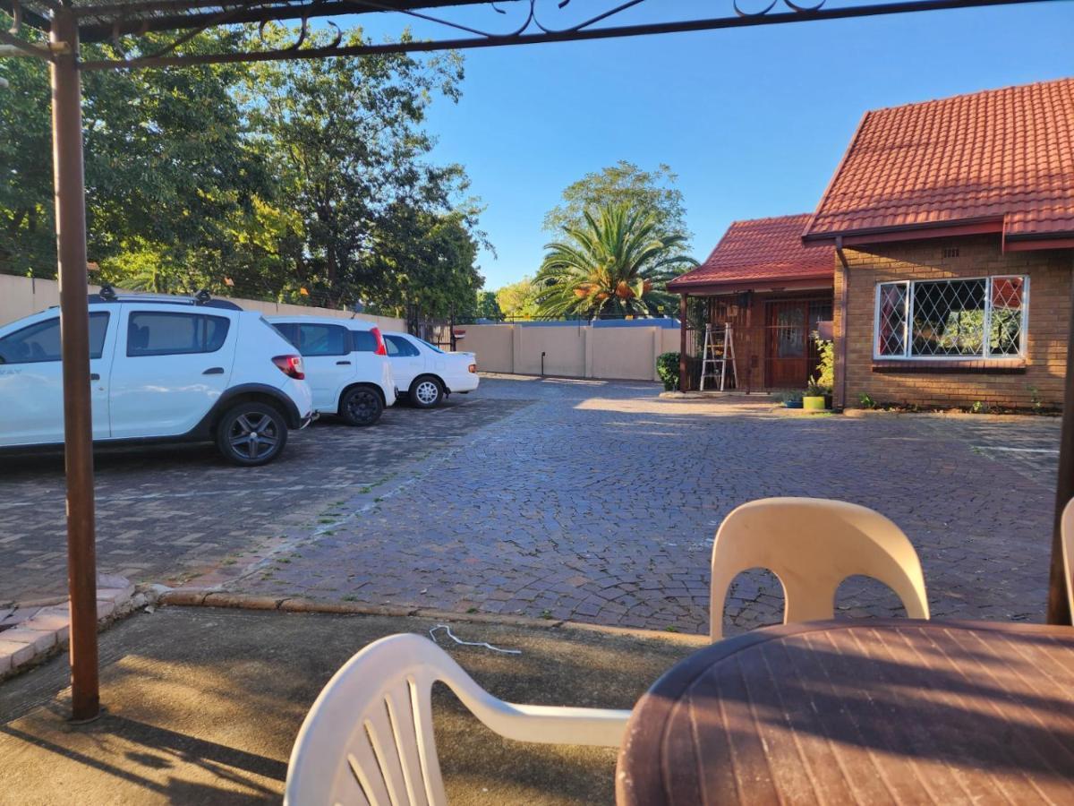 Southy Inn By The Lake Benoni Exteriér fotografie