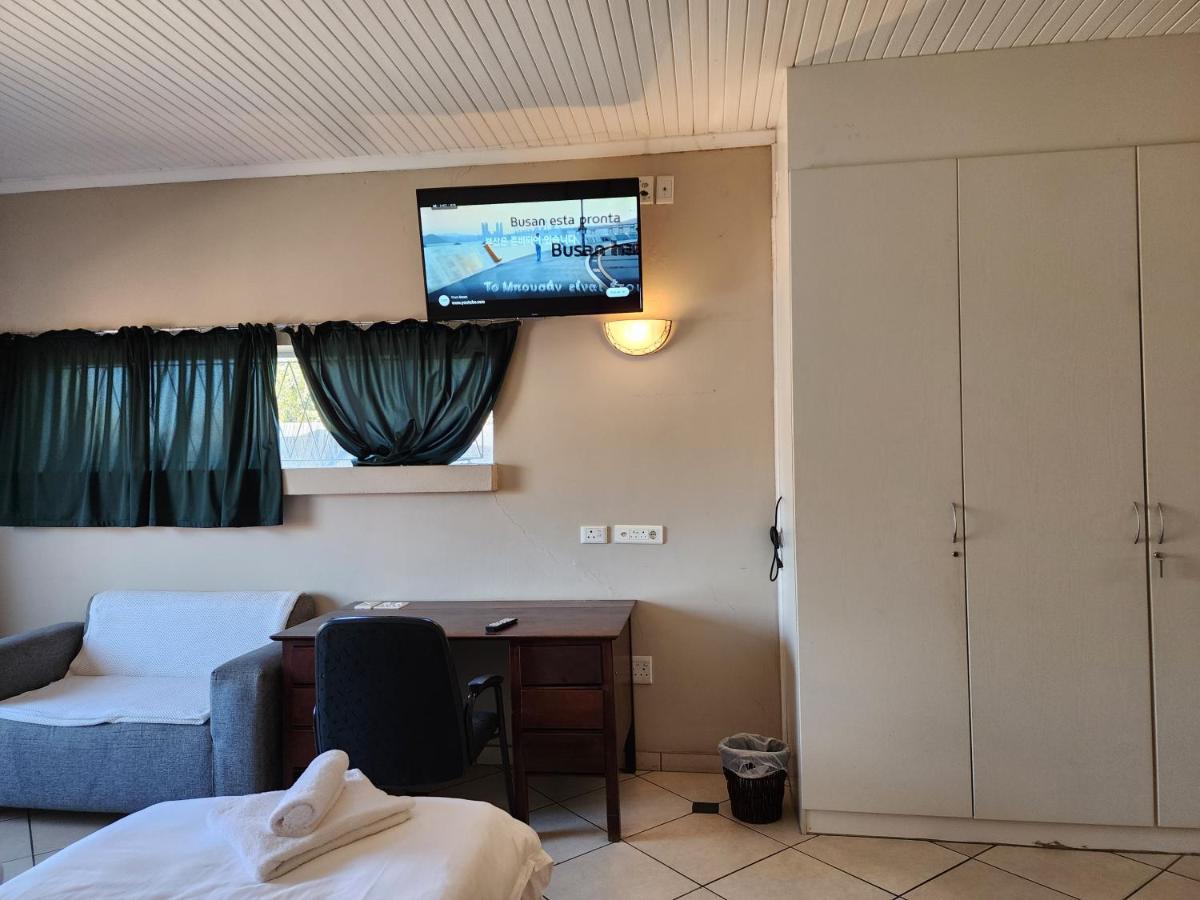 Southy Inn By The Lake Benoni Exteriér fotografie