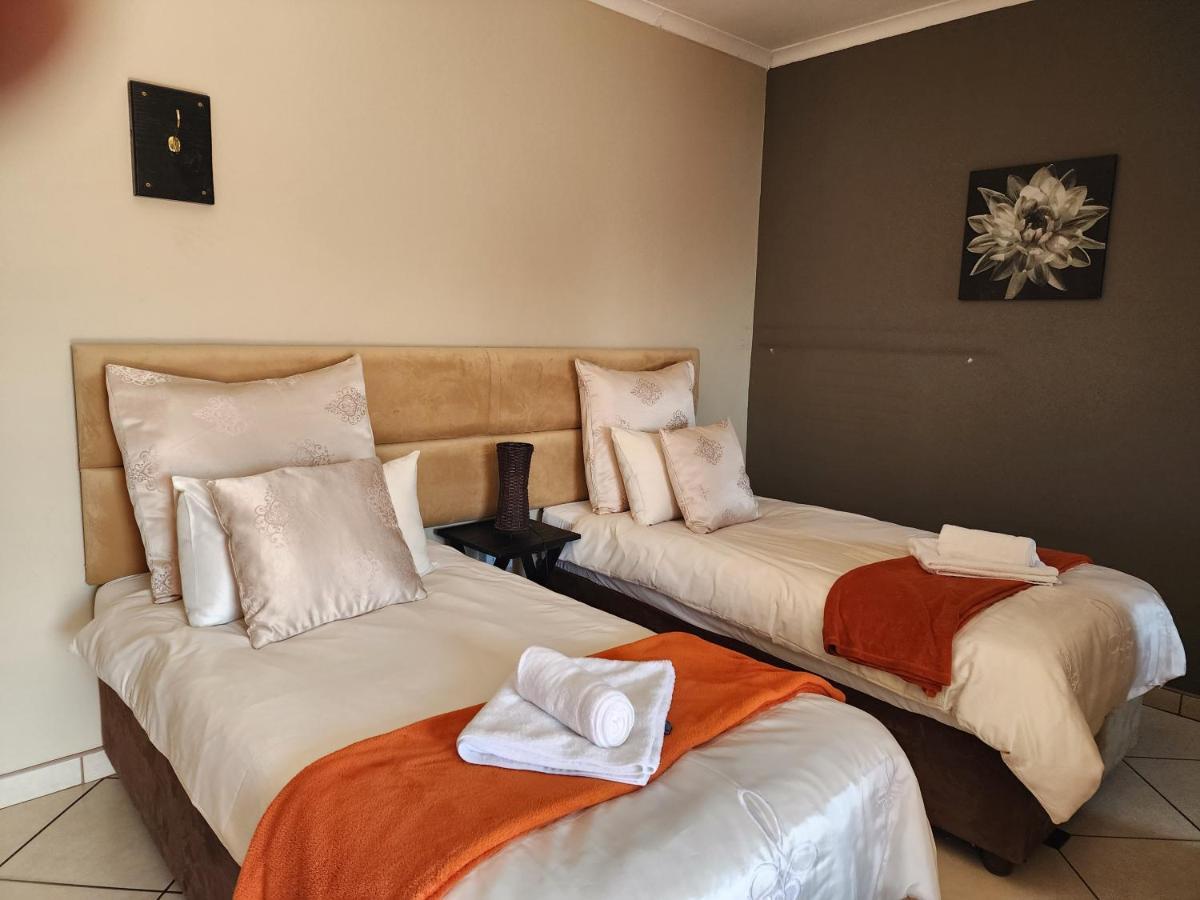 Southy Inn By The Lake Benoni Exteriér fotografie