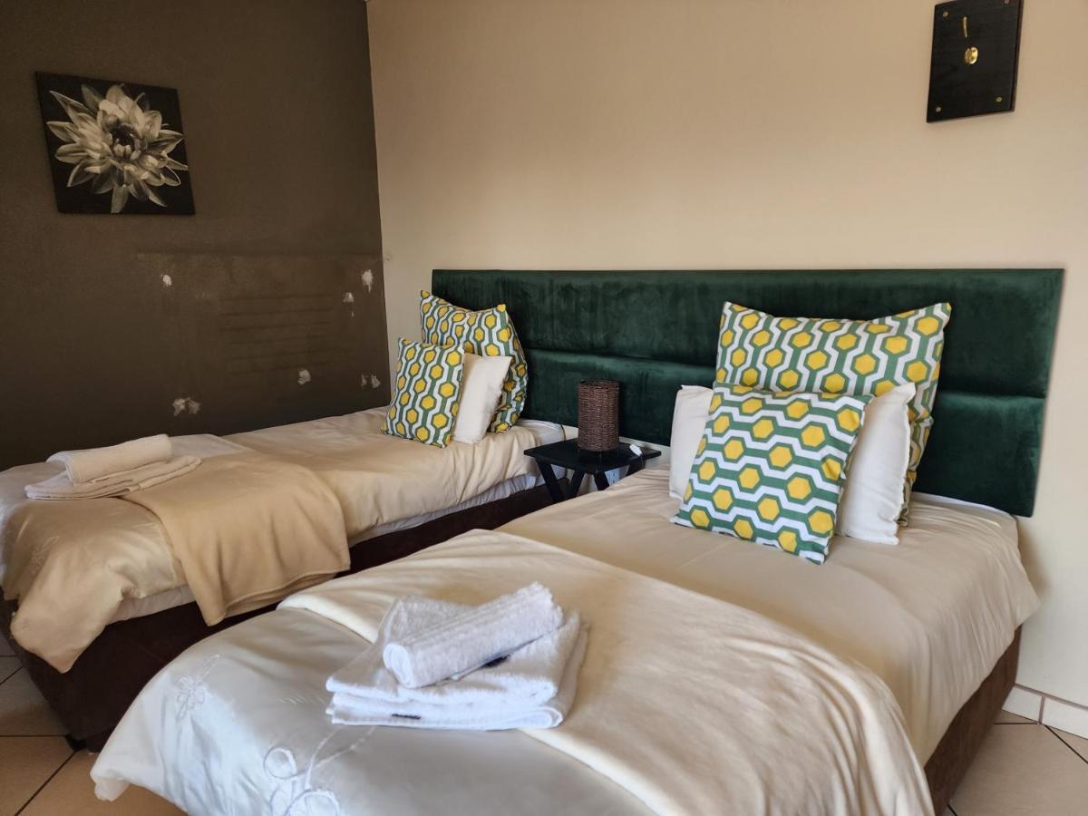 Southy Inn By The Lake Benoni Exteriér fotografie